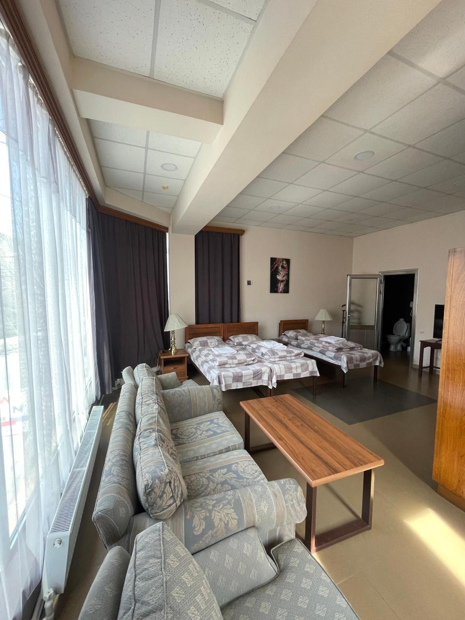 Downtown B&B Vanadzor Eksteriør billede
