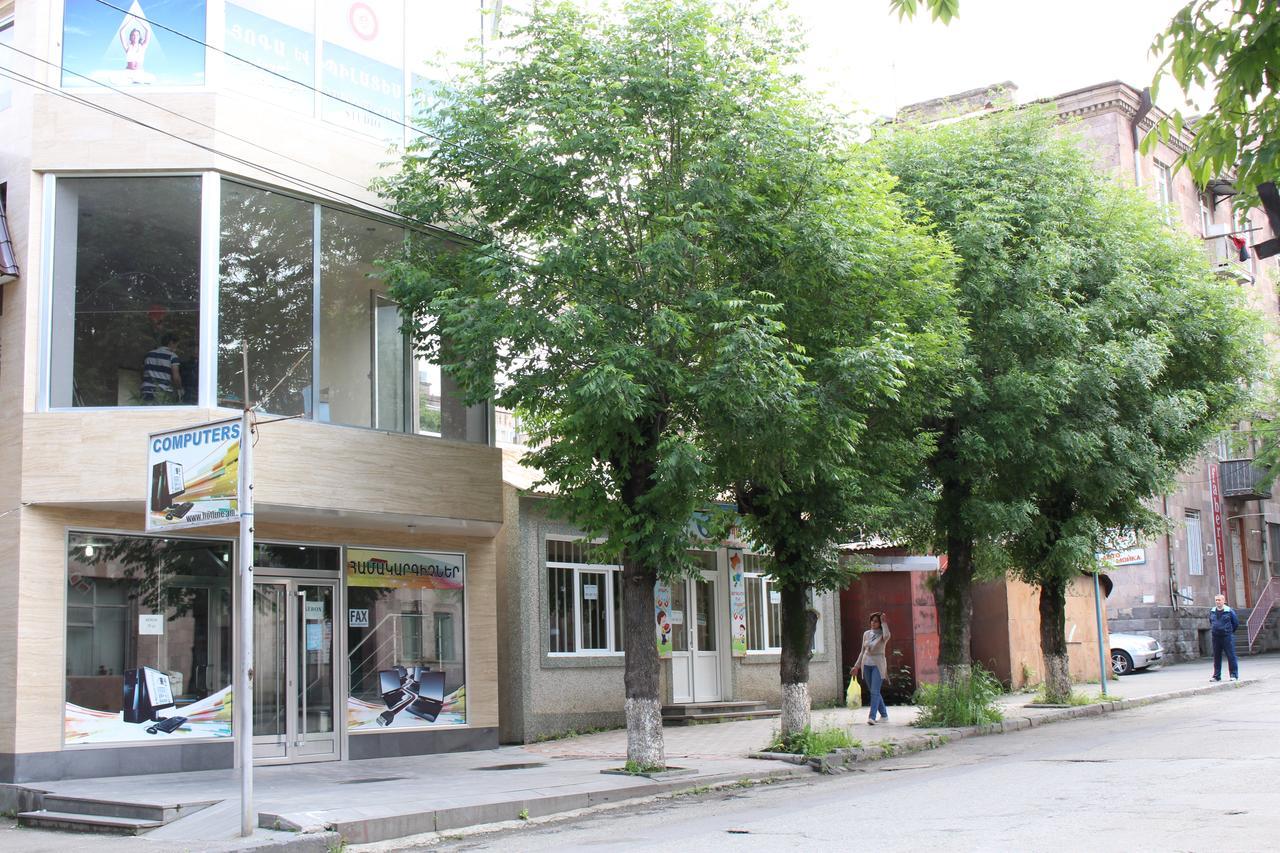 Downtown B&B Vanadzor Eksteriør billede